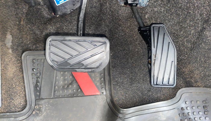 2019 Maruti Swift ZXI AMT, Petrol, Automatic, 1,20,939 km, Pedals