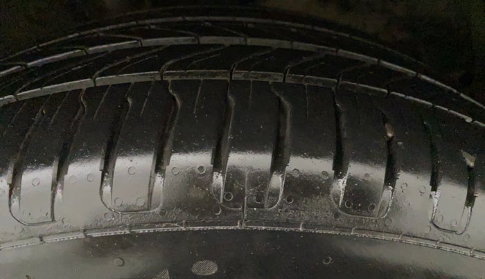 2017 Toyota Corolla Altis VL CVT PETROL, Petrol, Automatic, 61,521 km, Left Front Tyre Tread