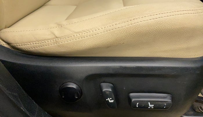 2017 Toyota Corolla Altis VL CVT PETROL, Petrol, Automatic, 61,521 km, Driver Side Adjustment Panel