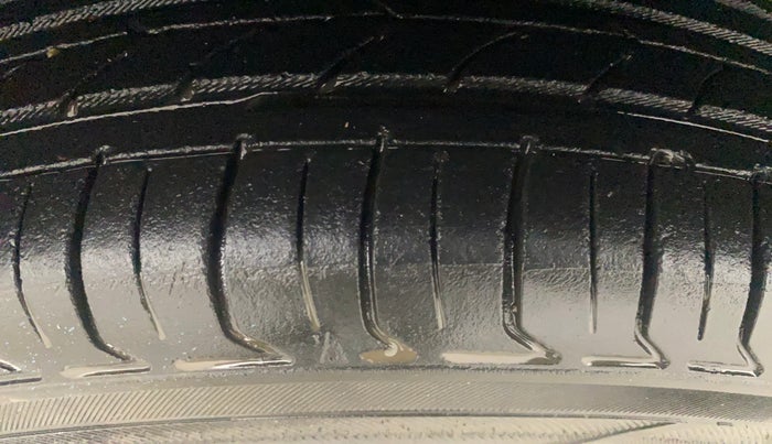 2013 Honda Brio S MT, Petrol, Manual, 62,317 km, Left Front Tyre Tread
