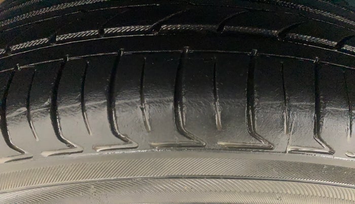 2013 Honda Brio S MT, Petrol, Manual, 62,317 km, Right Rear Tyre Tread