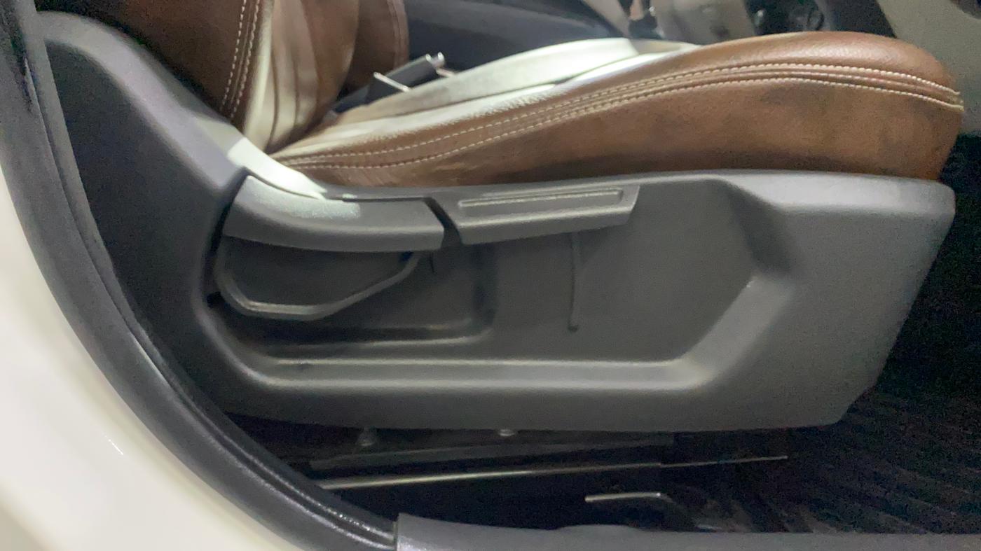 2021 Hyundai AURA SX PLUS 1.2 AMT, Petrol, Automatic, 19,311 km, Driver Side Adjustment Panel