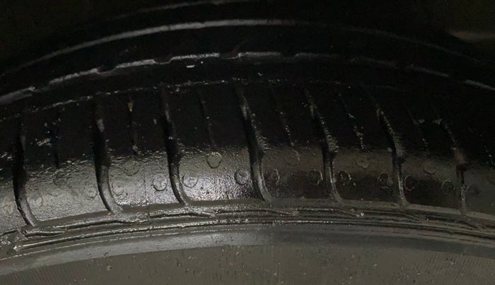 2021 Hyundai AURA SX PLUS 1.2 AMT, Petrol, Automatic, 19,274 km, Right Front Tyre Tread