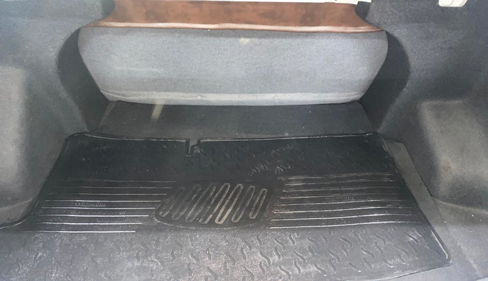 2021 Hyundai AURA SX PLUS 1.2 AMT, Petrol, Automatic, 19,274 km, Boot Inside