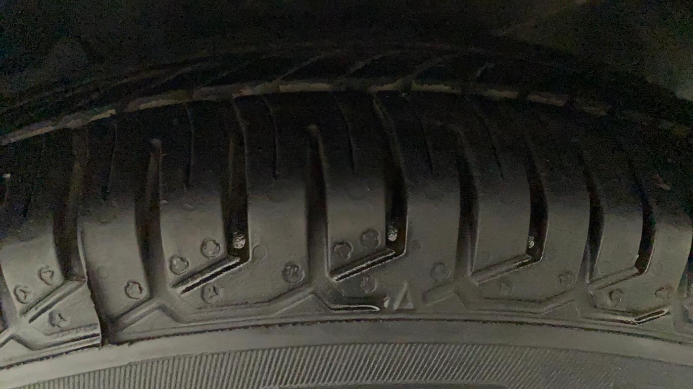 2012 Hyundai i10 MAGNA 1.2, Petrol, Manual, 36,609 km, Left Front Tyre Tread