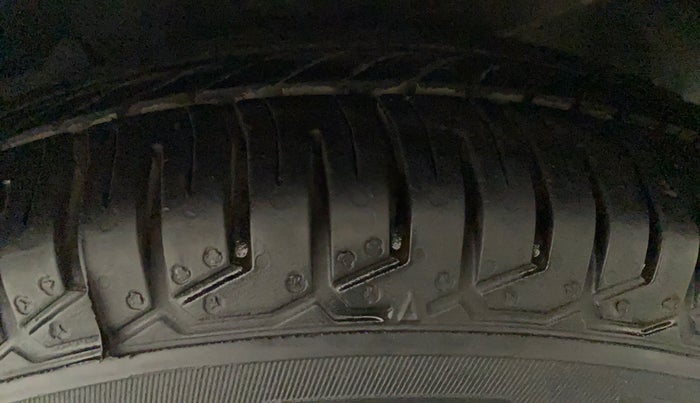 2012 Hyundai i10 MAGNA 1.2, Petrol, Manual, 36,609 km, Left Front Tyre Tread