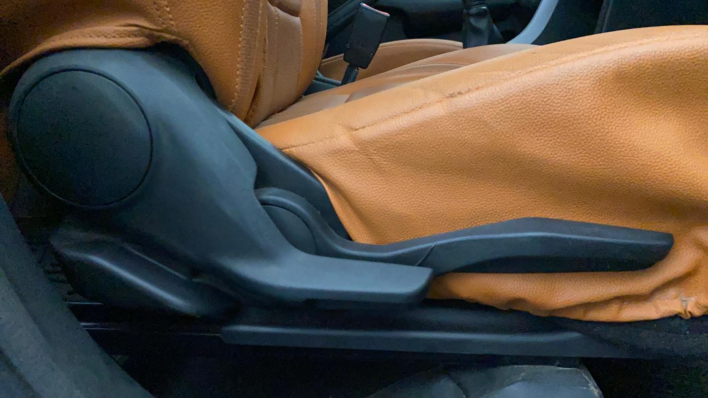 2024 Maruti BREZZA VXI, Petrol, Manual, 30,701 km, Driver Side Adjustment Panel