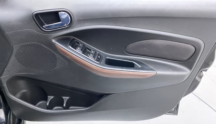 2019 Ford FREESTYLE TITANIUM + 1.2 TI-VCT, Petrol, Manual, 53,851 km, Driver Side Door Panels Control