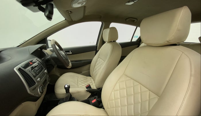 2013 Hyundai i20 SPORTZ 1.2, Petrol, Manual, 83,705 km, Right Side Front Door Cabin
