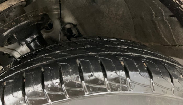 2019 Hyundai Elite i20 MAGNA PLUS 1.2, Petrol, Manual, 40,333 km, Left Front Tyre Tread