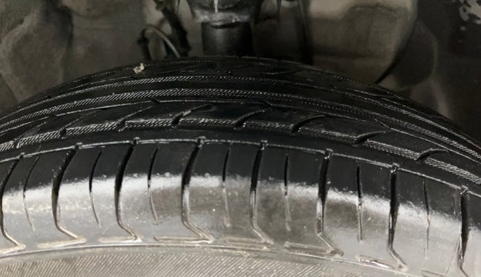 2019 Hyundai Elite i20 MAGNA PLUS 1.2, Petrol, Manual, 40,333 km, Right Front Tyre Tread