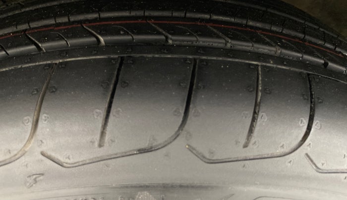 2017 Hyundai Creta SX PLUS 1.6 DIESEL, Diesel, Manual, 95,797 km, Left Front Tyre Tread