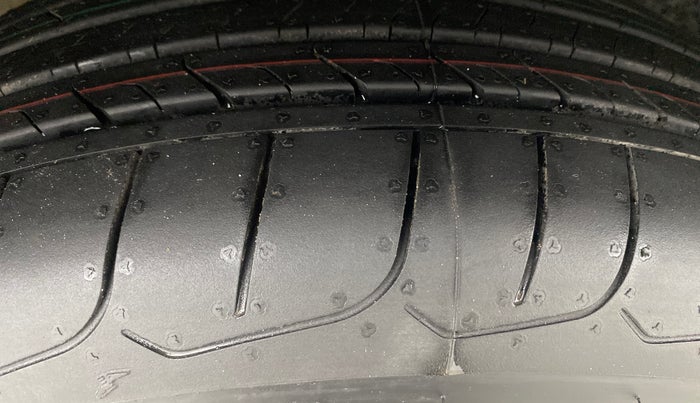 2017 Hyundai Creta SX PLUS 1.6 DIESEL, Diesel, Manual, 95,797 km, Right Rear Tyre Tread