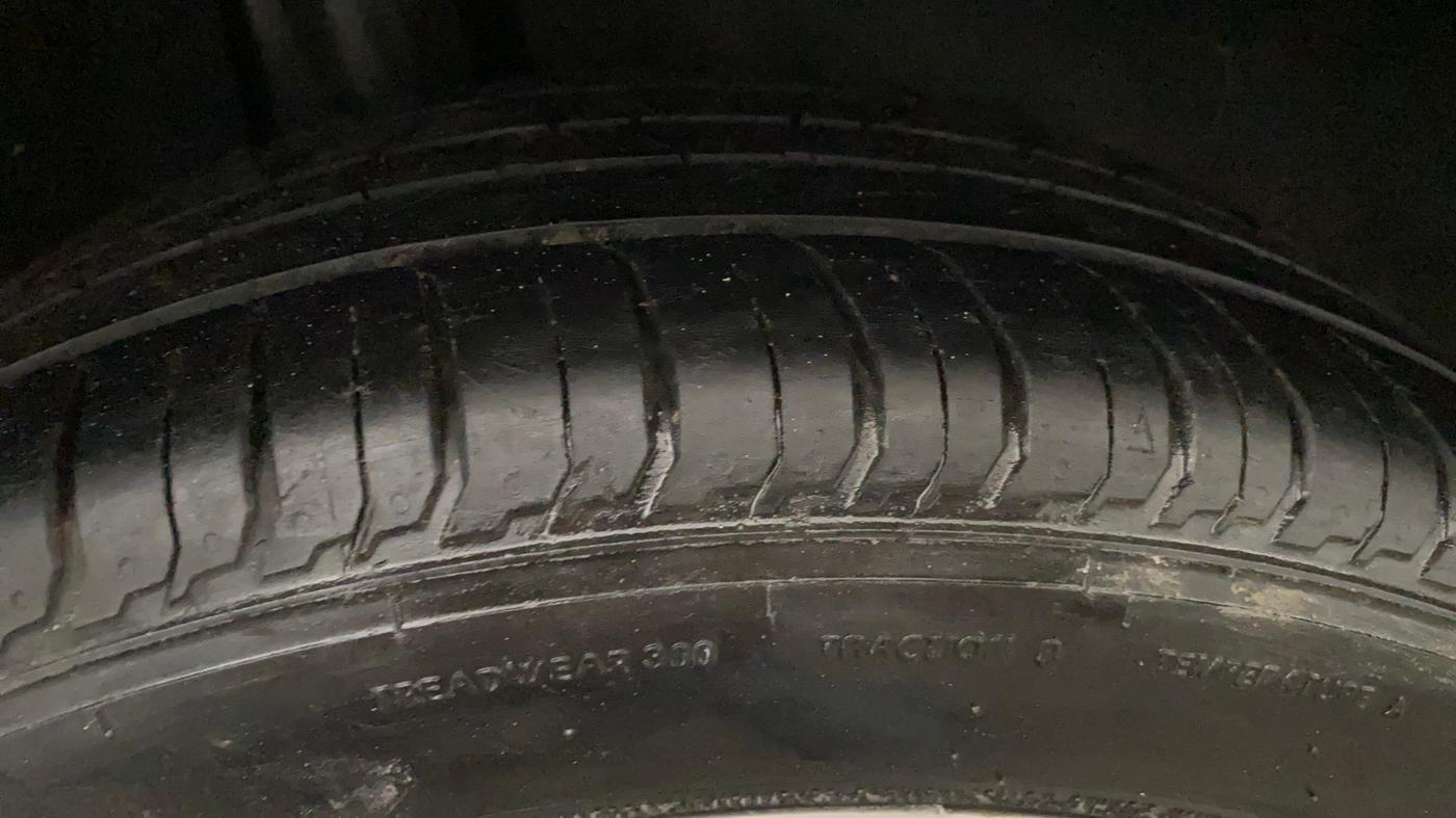 2017 Maruti Baleno ZETA PETROL 1.2, Petrol, Manual, 1,29,160 km, Right Rear Tyre Tread