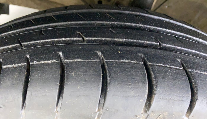 2018 Maruti Dzire VDI, Diesel, Manual, 69,315 km, Left Front Tyre Tread