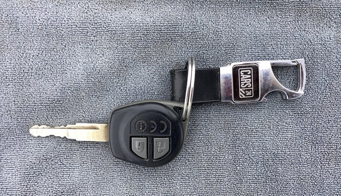 2018 Maruti Dzire VDI, Diesel, Manual, 69,315 km, Key Close Up