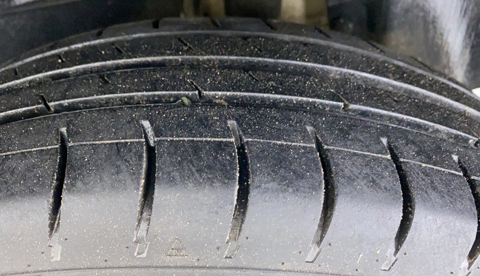 2018 Maruti Dzire VDI, Diesel, Manual, 69,315 km, Left Rear Tyre Tread