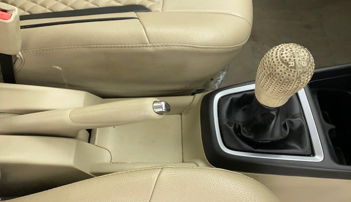 2018 Maruti Dzire VDI, Diesel, Manual, 69,315 km, Gear Lever