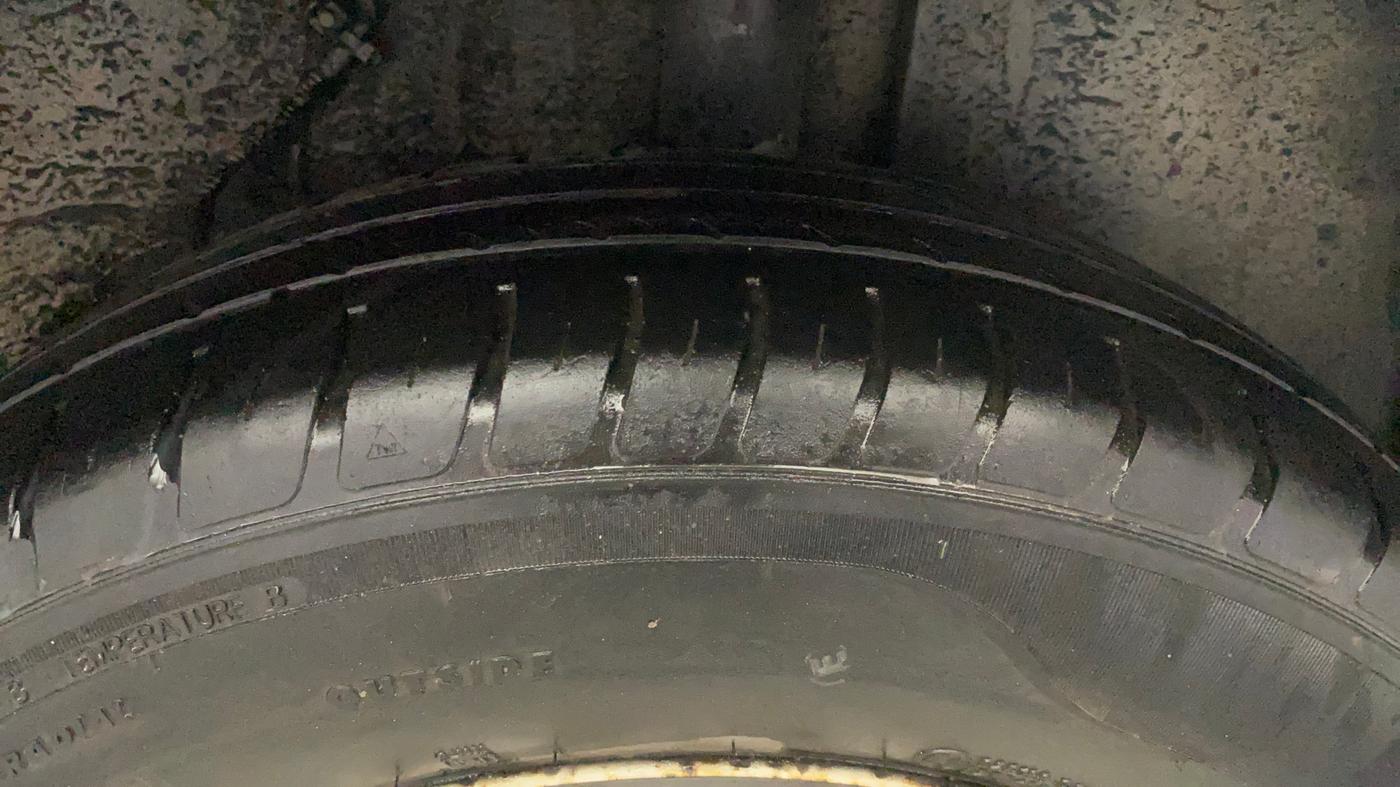 2020 Tata ALTROZ XE PETROL, Petrol, Manual, 72,765 km, Left Rear Tyre Tread