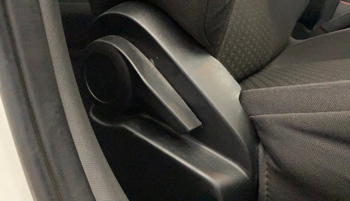 2020 Tata ALTROZ XE PETROL, Petrol, Manual, 72,750 km, Driver Side Adjustment Panel