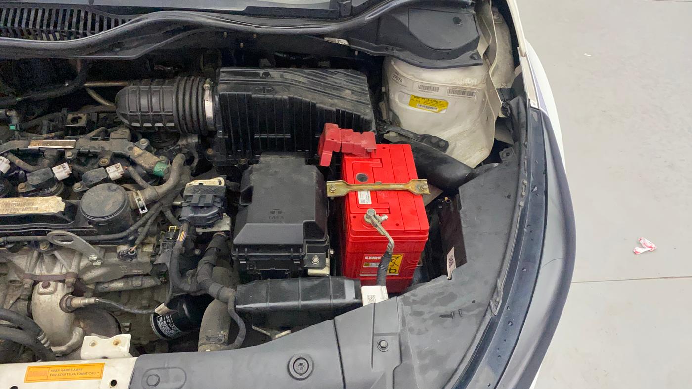 2020 Tata ALTROZ XE PETROL, Petrol, Manual, 72,765 km, Engine View - Left