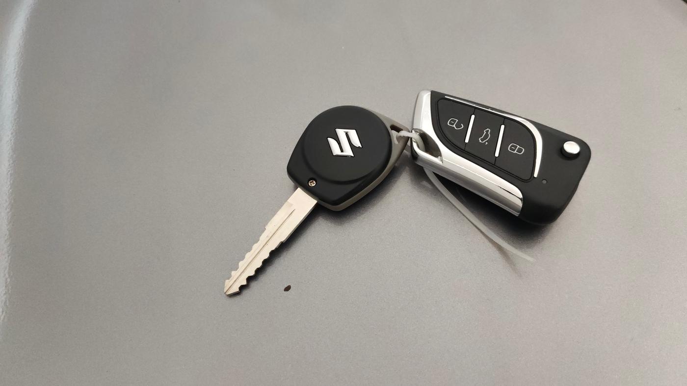 2013 Maruti Swift Dzire ZXI, Petrol, Manual, 48,688 km, Key Close Up