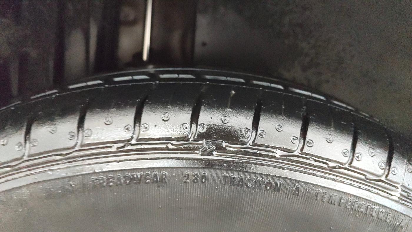 2013 Maruti Swift Dzire ZXI, Petrol, Manual, 48,688 km, Right Rear Tyre Tread
