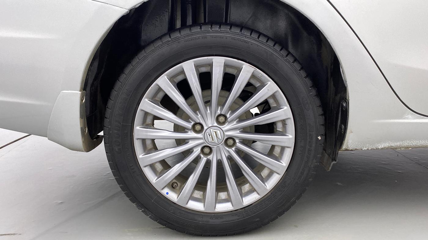 2017 Maruti Ciaz ALPHA 1.4 VVT, Petrol, Manual, 71,000 km, Right Rear Wheel