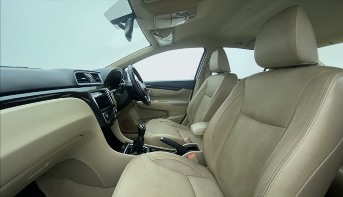 2017 Maruti Ciaz ALPHA 1.4 VVT, Petrol, Manual, 71,000 km, Right Side Front Door Cabin