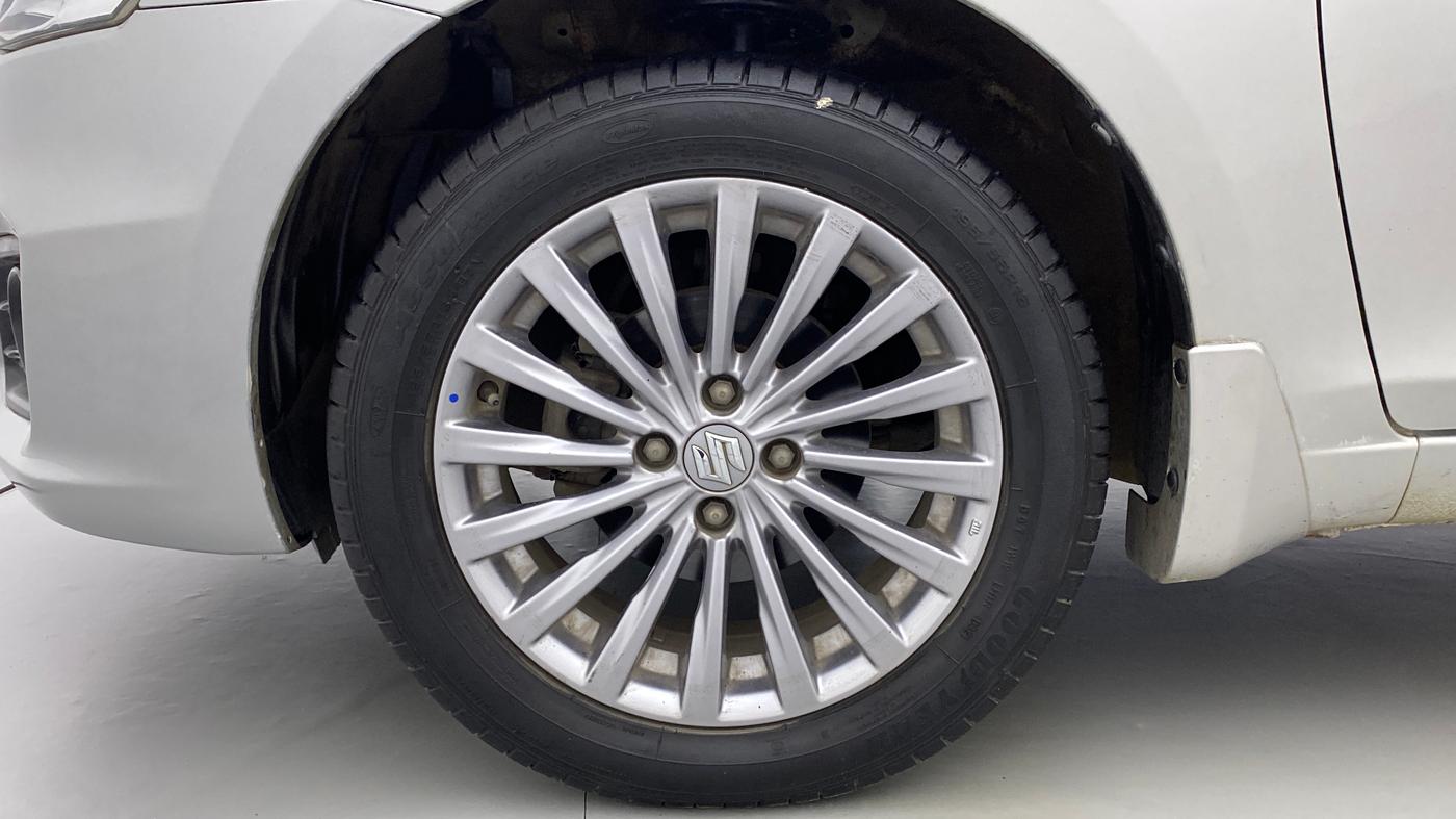 2017 Maruti Ciaz ALPHA 1.4 VVT, Petrol, Manual, 71,000 km, Left Front Wheel