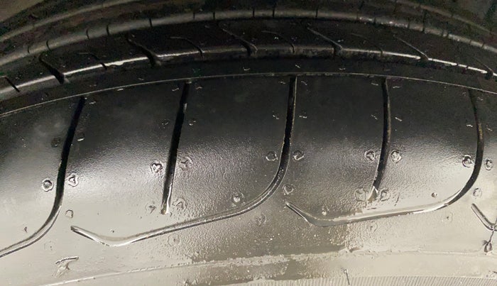 2017 Maruti S Cross ZETA 1.3, Diesel, Manual, 80,301 km, Right Front Tyre Tread