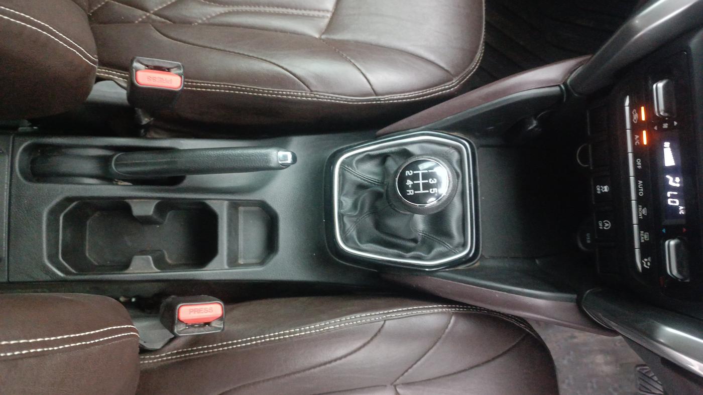 2023 Maruti Grand Vitara ZETA SMART HYBRID, Petrol, Manual, 75,975 km, Gear Lever