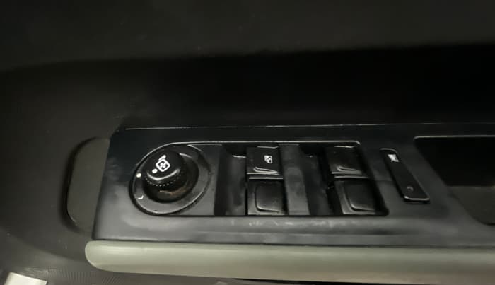 2024 Tata PUNCH Adventure (S) iCNG, CNG, Manual, 44,349 km, Driver Side Door Panels Control