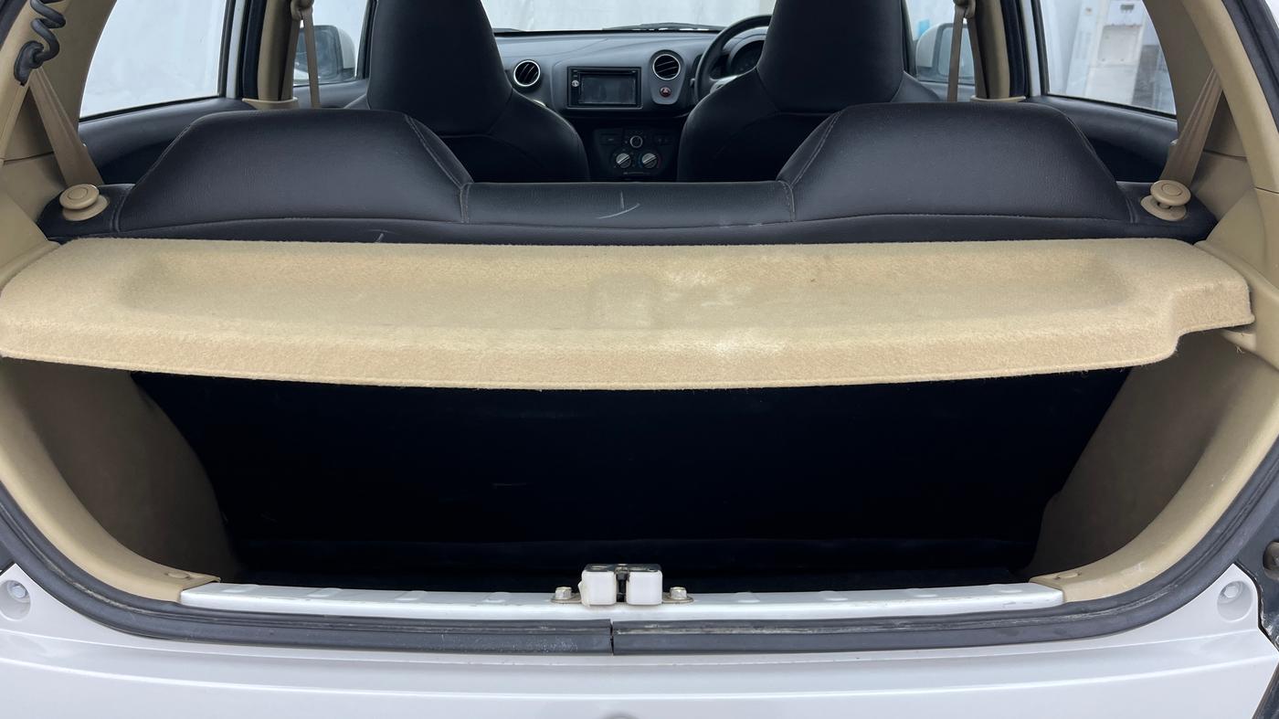 2015 Honda Brio VX AT, Petrol, Automatic, 27,749 km, Boot Inside