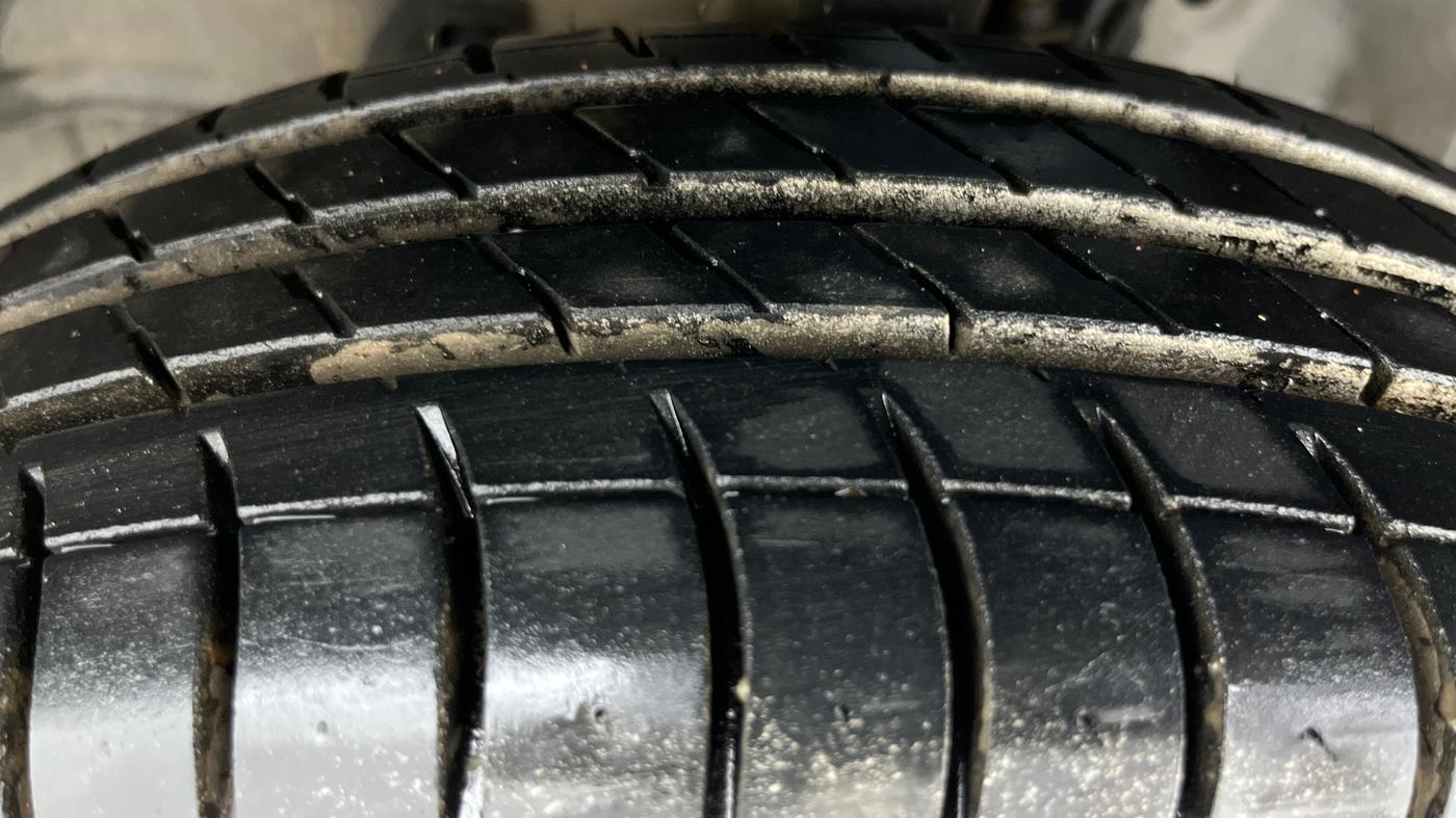 2015 Honda Brio VX AT, Petrol, Automatic, 27,749 km, Left Front Tyre Tread