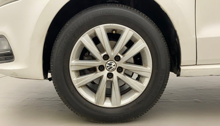 2011 Volkswagen Polo HIGHLINE 1.6L, Petrol, Manual, 65,172 km, Left Front Wheel