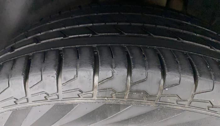 2020 Hyundai Creta SX (O) IVT 1.5 PETROL, Petrol, Automatic, 29,307 km, Left Rear Tyre Tread