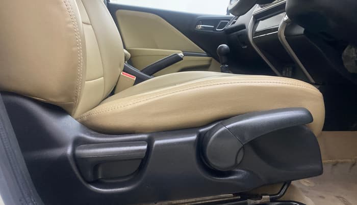 2022 Honda City 1.5L I-VTEC V MT 4TH GEN, Petrol, Manual, 31,797 km, Driver Side Adjustment Panel