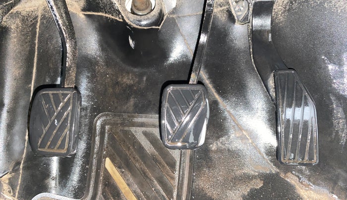 2017 Maruti IGNIS ZETA 1.2, Petrol, Manual, 1,06,680 km, Pedals