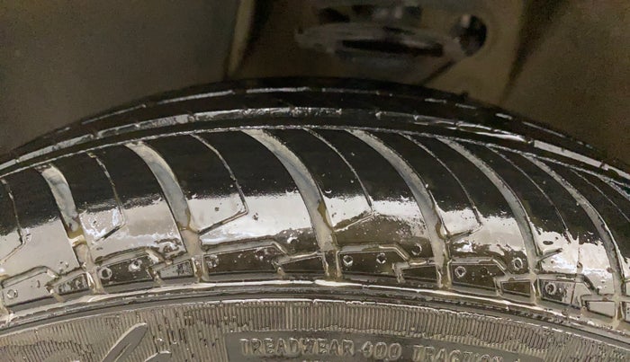 2017 Maruti IGNIS ZETA 1.2, Petrol, Manual, 1,06,680 km, Left Front Tyre Tread