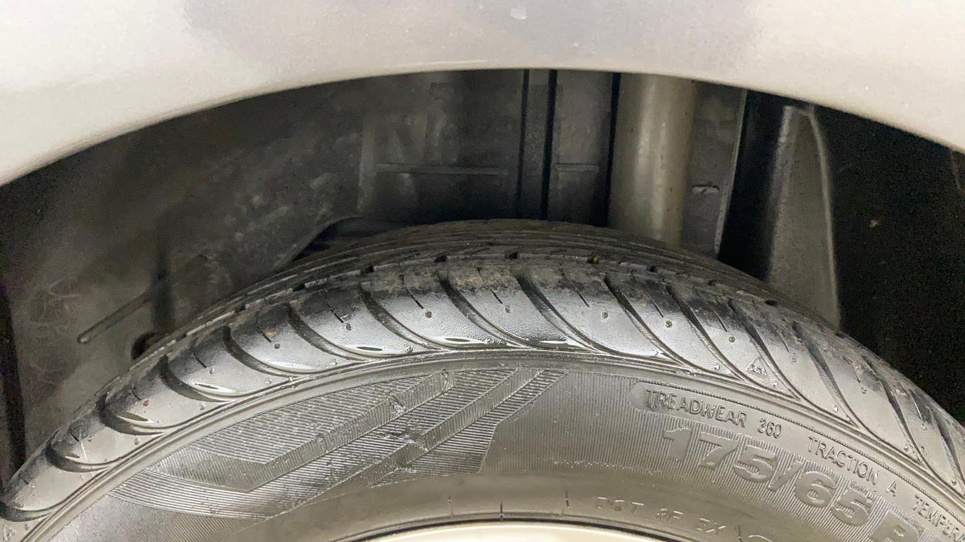 2017 Ford Figo Aspire TITANIUM 1.2 PETROL, Petrol, Manual, 32,559 km, Left Rear Tyre Tread