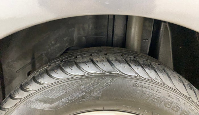 2017 Ford Figo Aspire TITANIUM 1.2 PETROL, Petrol, Manual, 32,545 km, Left Rear Tyre Tread