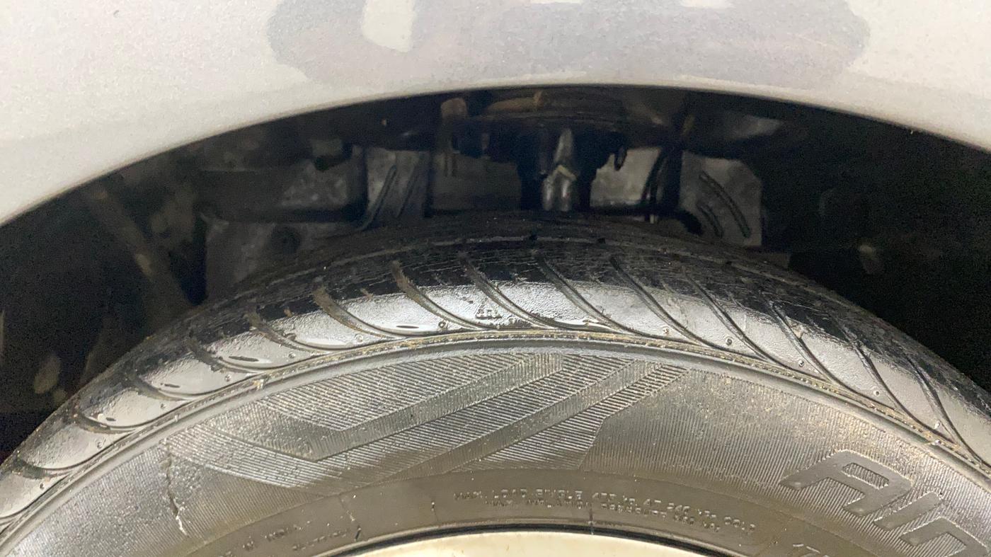 2017 Ford Figo Aspire TITANIUM 1.2 PETROL, Petrol, Manual, 32,559 km, Left Front Tyre Tread