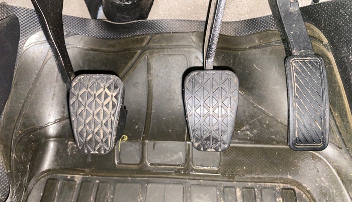 2017 Ford Figo Aspire TITANIUM 1.2 PETROL, Petrol, Manual, 32,545 km, Pedals