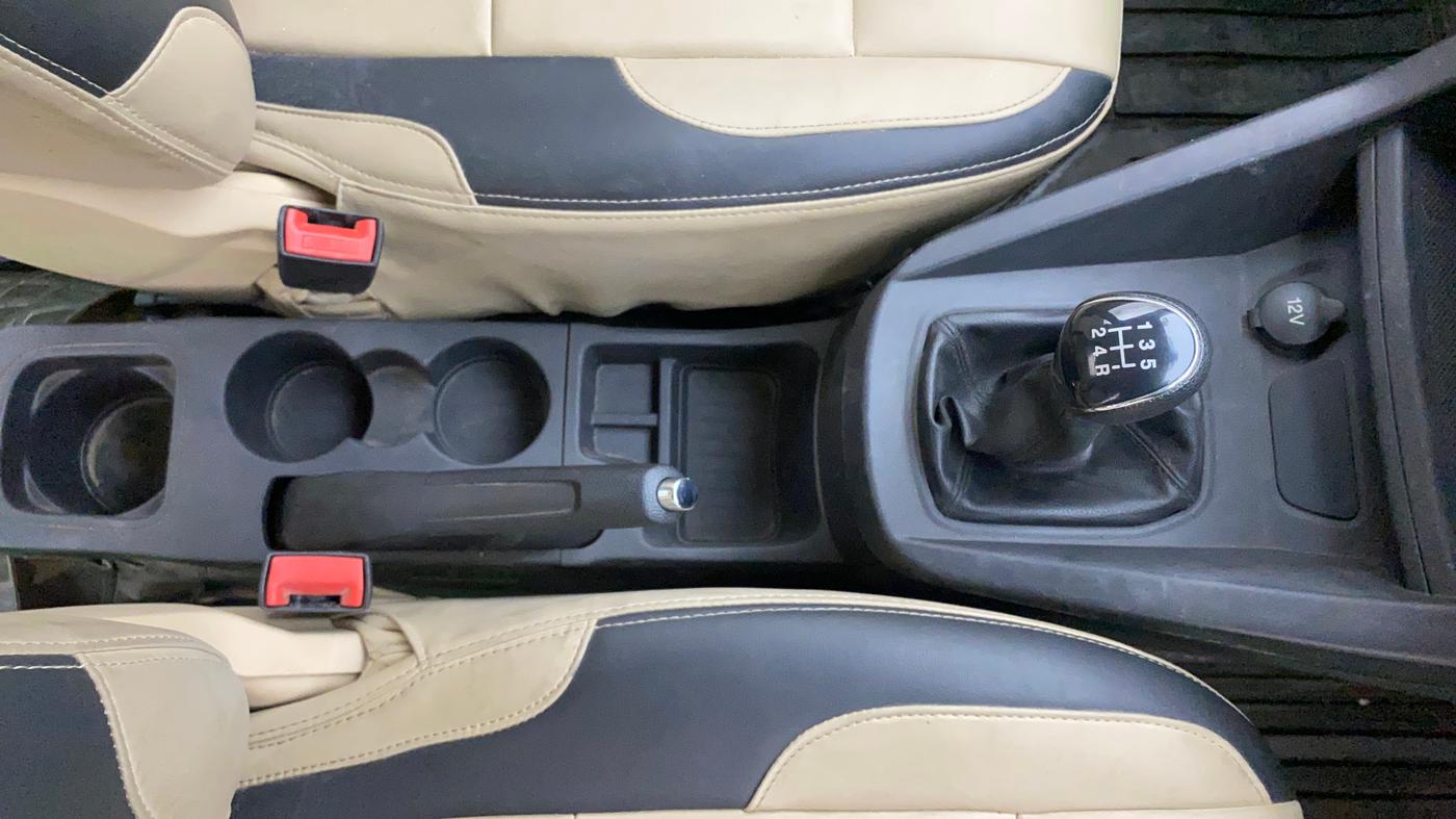 2017 Ford Figo Aspire TITANIUM 1.2 PETROL, Petrol, Manual, 32,559 km, Gear Lever