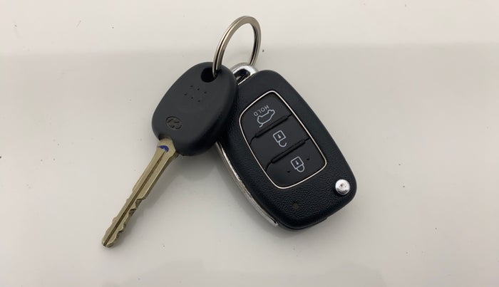 2016 Hyundai Elite i20 SPORTZ 1.2, Petrol, Manual, 1,10,423 km, Key Close Up