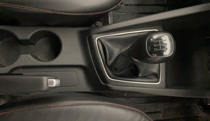 2016 Hyundai Elite i20 SPORTZ 1.2, Petrol, Manual, 1,10,423 km, Gear Lever