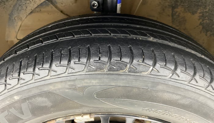 2017 Maruti Baleno DELTA 1.2 K12 AMT, Petrol, Automatic, 38,615 km, Left Front Tyre Tread