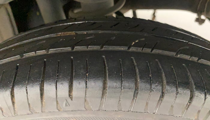 2015 Maruti Alto 800 LXI, Petrol, Manual, 52,425 km, Left Rear Tyre Tread