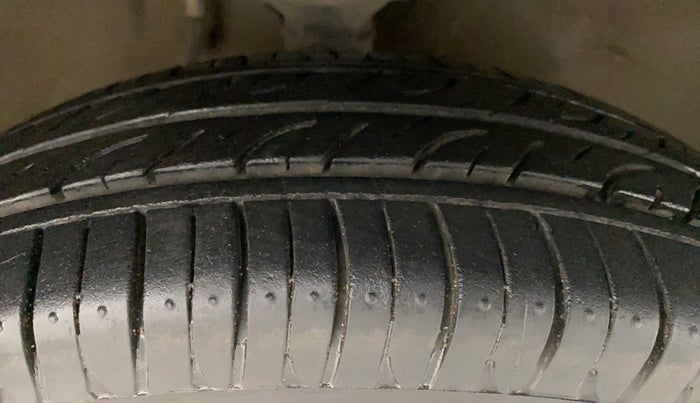2015 Maruti Alto 800 LXI, Petrol, Manual, 52,425 km, Right Front Tyre Tread